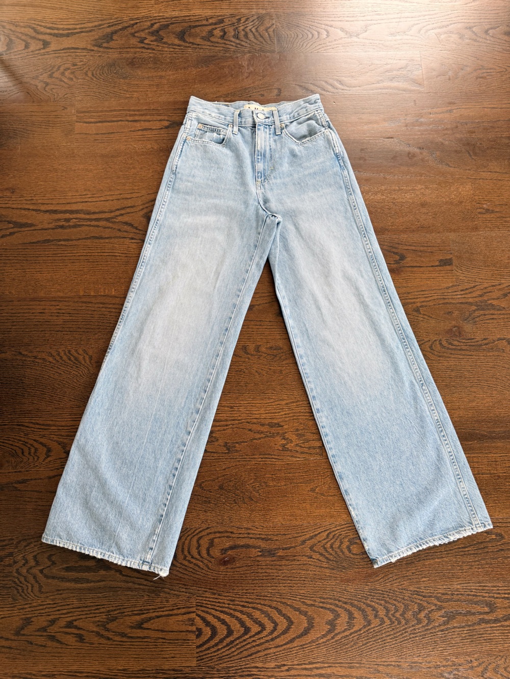 AMO Frida Wide Leg Jeans in Outlaw size 25